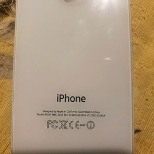 2 iphones unlocked with chargers